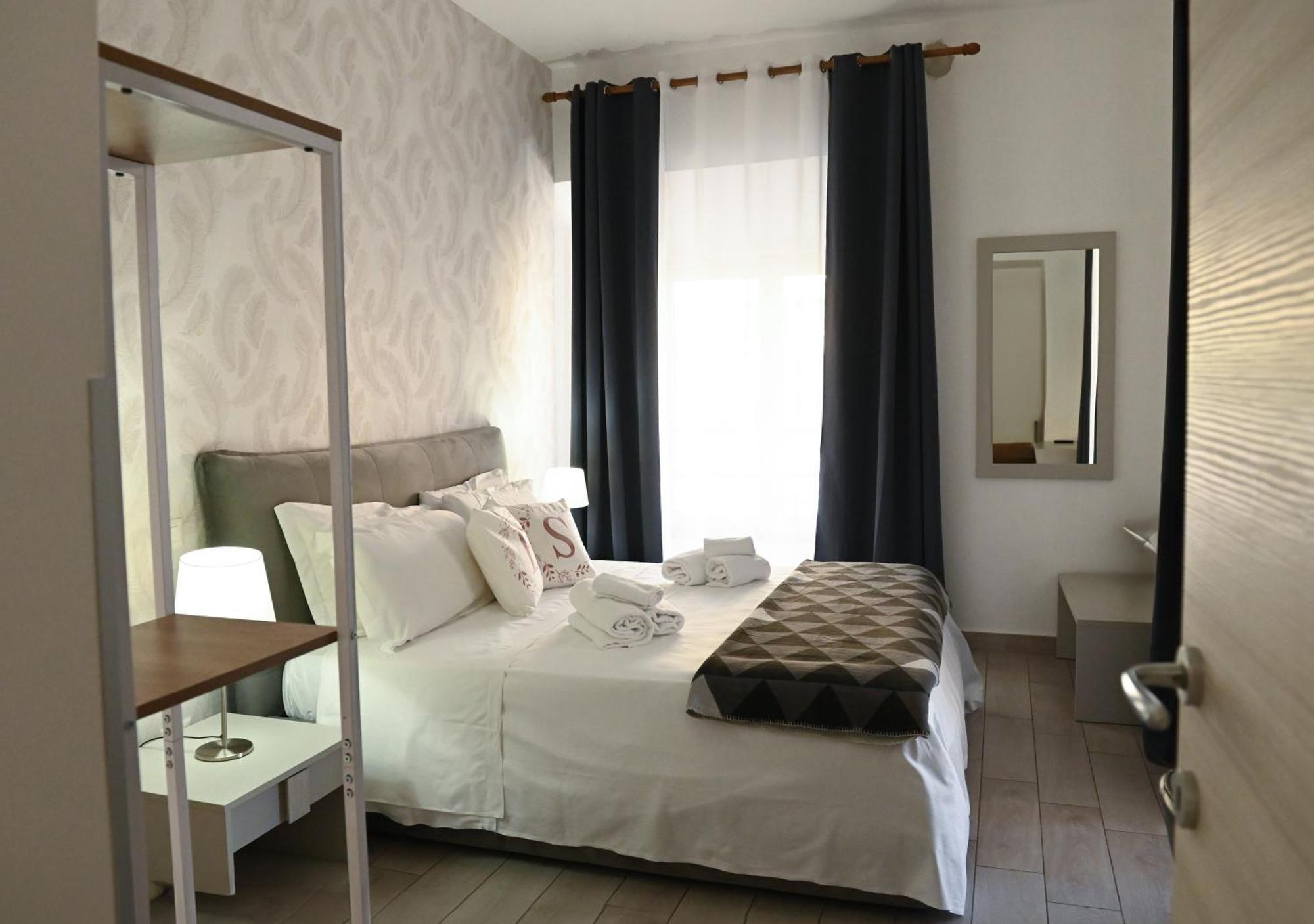 B&B Bovio Square XIV Naples Exterior photo